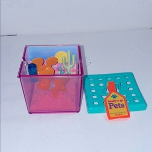 Vintage Littlest Pet Shop Racing Lizard with Desert Den playset, 1992